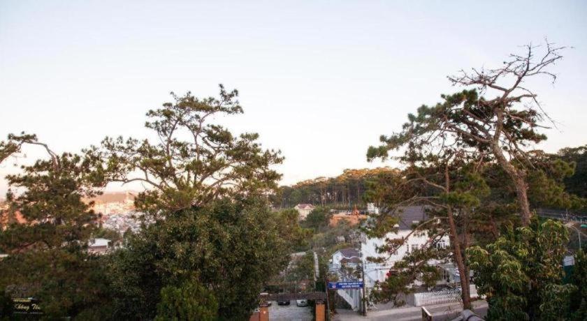 Hoa Sen Vang Hotel Dalat Bagian luar foto