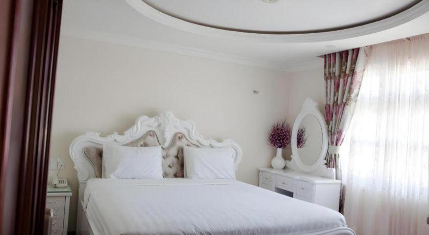 Hoa Sen Vang Hotel Dalat Bagian luar foto