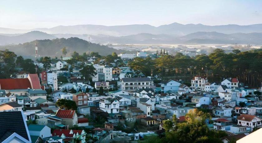 Hoa Sen Vang Hotel Dalat Bagian luar foto