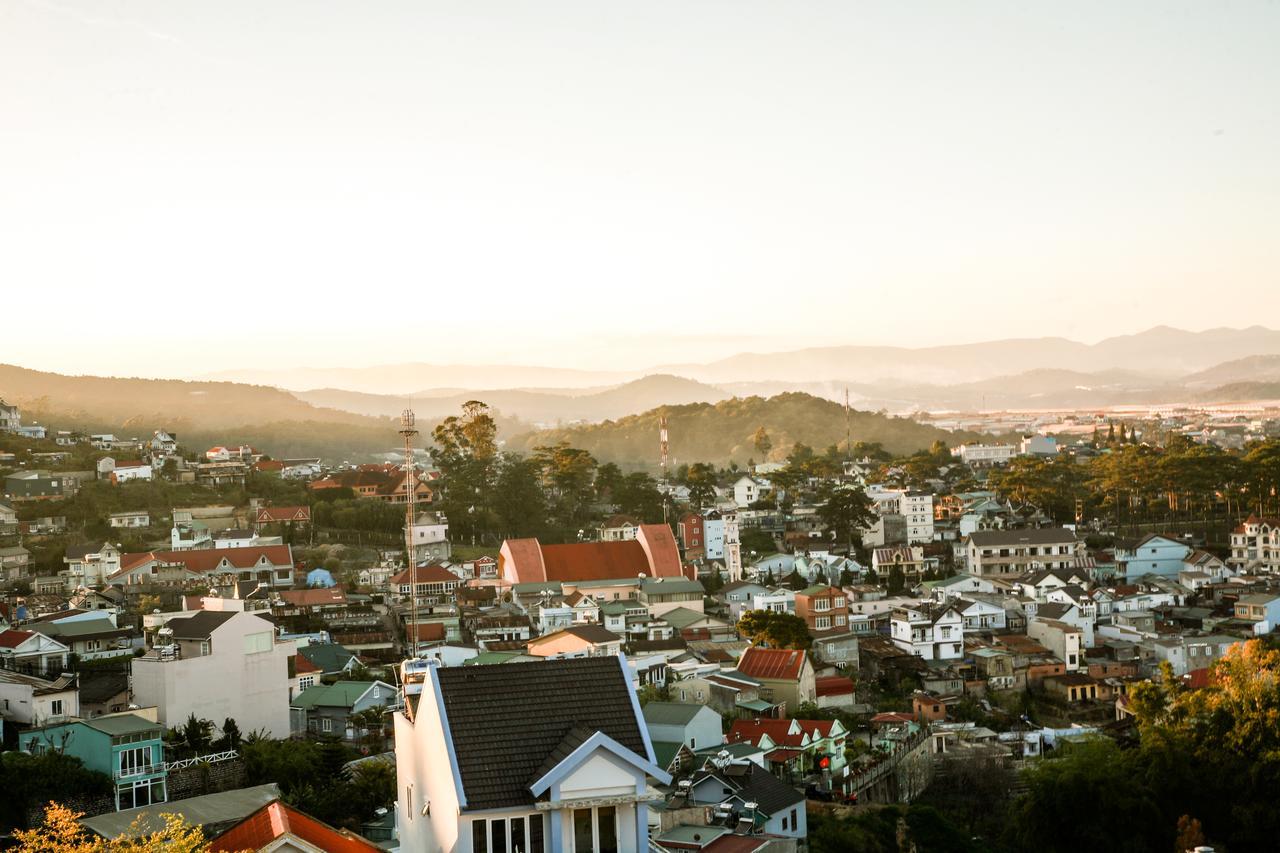 Hoa Sen Vang Hotel Dalat Bagian luar foto