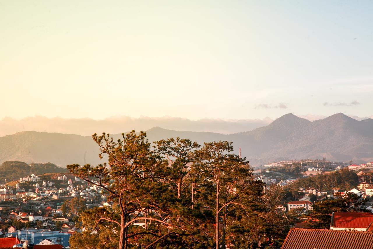 Hoa Sen Vang Hotel Dalat Bagian luar foto