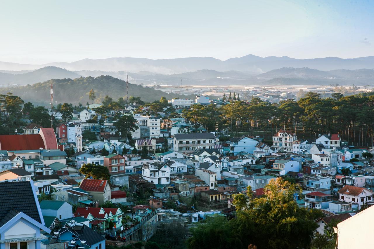 Hoa Sen Vang Hotel Dalat Bagian luar foto