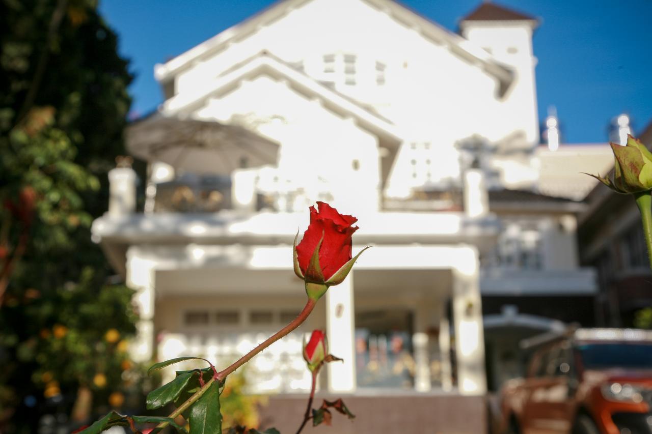 Hoa Sen Vang Hotel Dalat Bagian luar foto